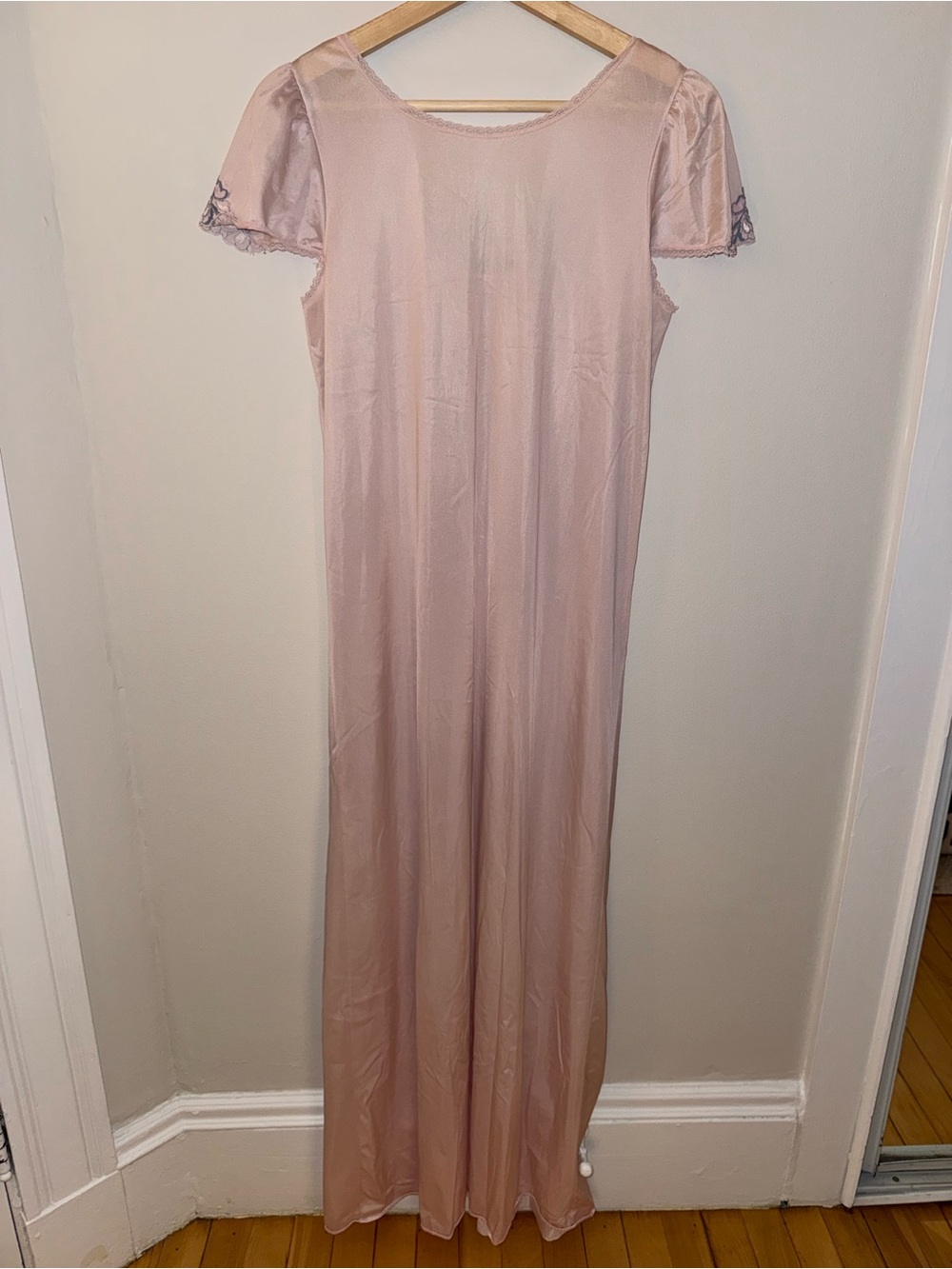 Vintage Women's Pink Lace-Trim Nightgown - Picture 4 of 5